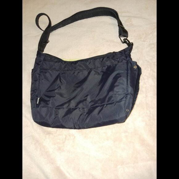 Pacsafe Hobo travel bag - Picture 1 of 8